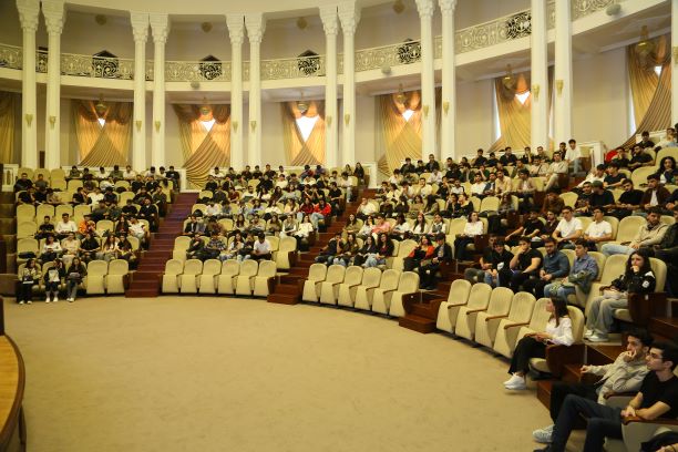 Information Session on “Peerstack Academy” Held for AzTU Students