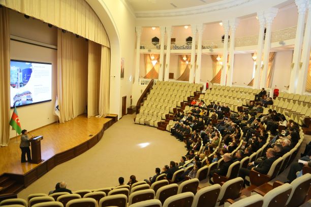 Professor from Cankaya University Holds Seminar at AzTU