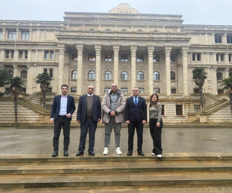 Algerian Professor Visits AzTU